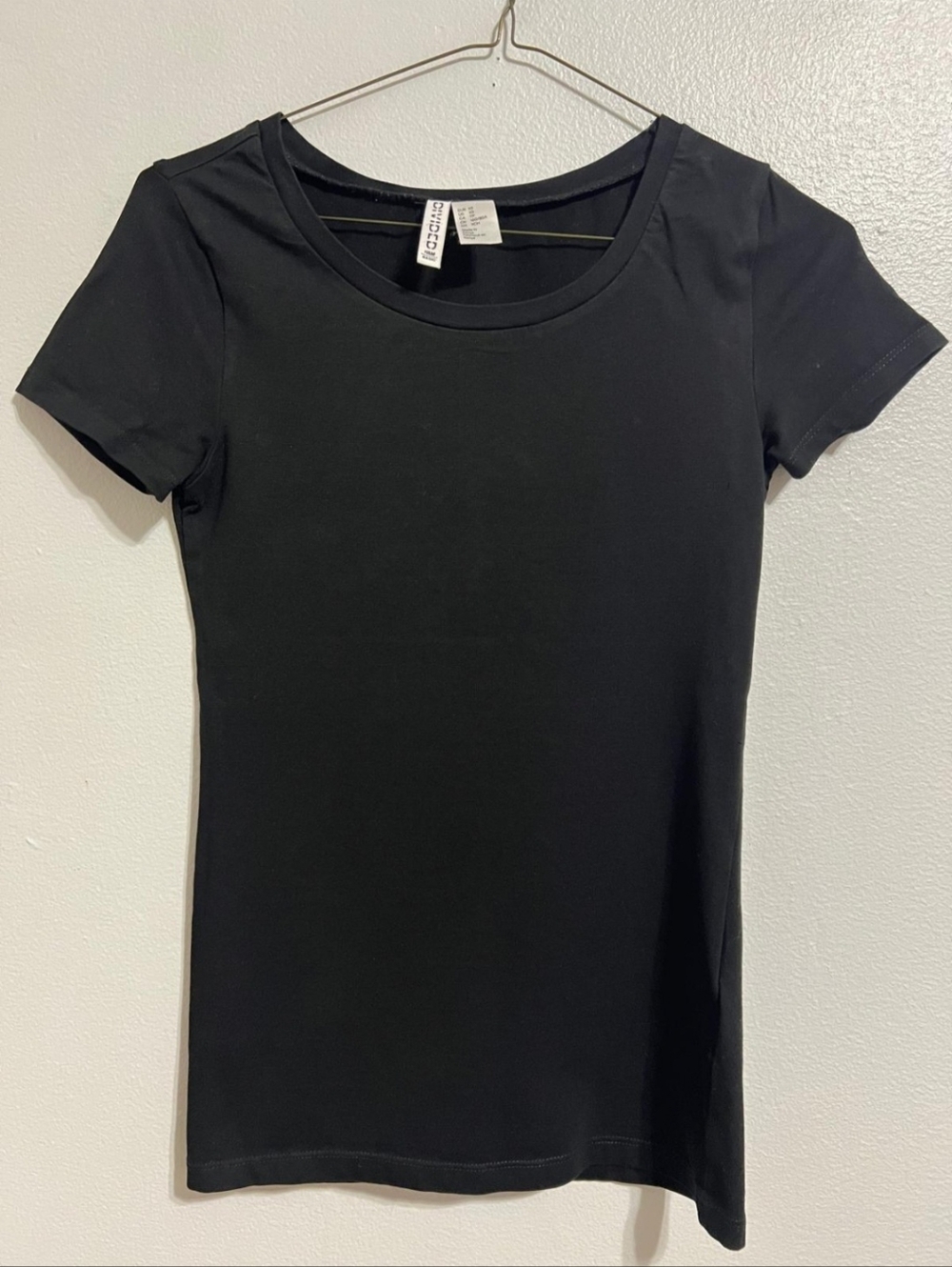 H&M Black Short Sleeve Scoop Neck Tee